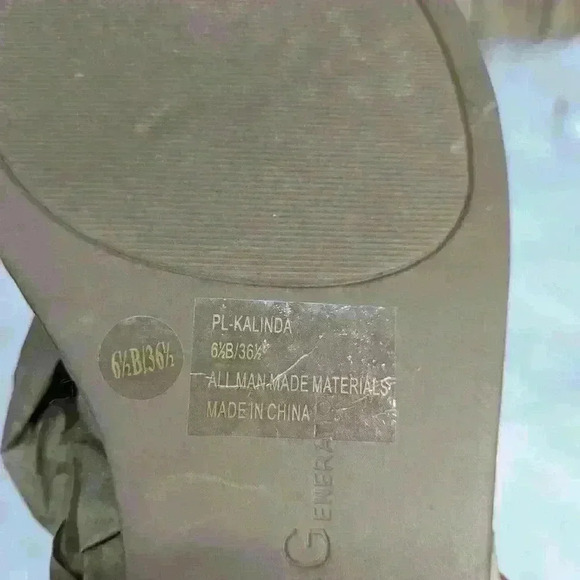 BCBGeneration Sandals Flats Strappy Orange size 6.5 - Picture 2 of 5